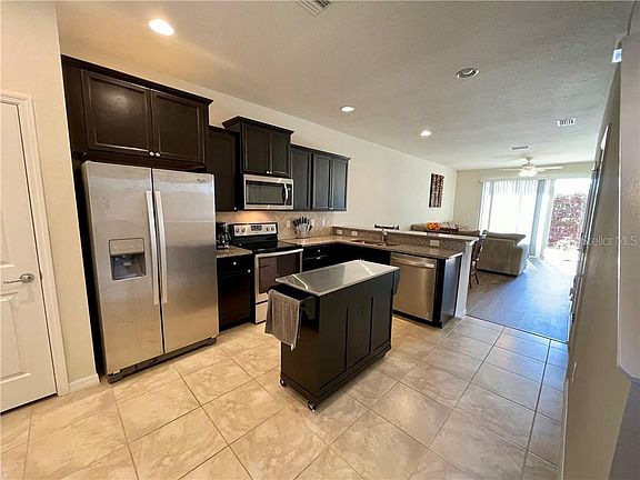 3rd image of 9207 Hillcroft Dr