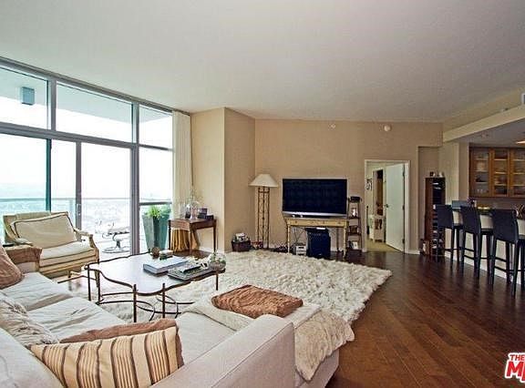 5th image of 13700 Marina Pointe Dr Unit 1920