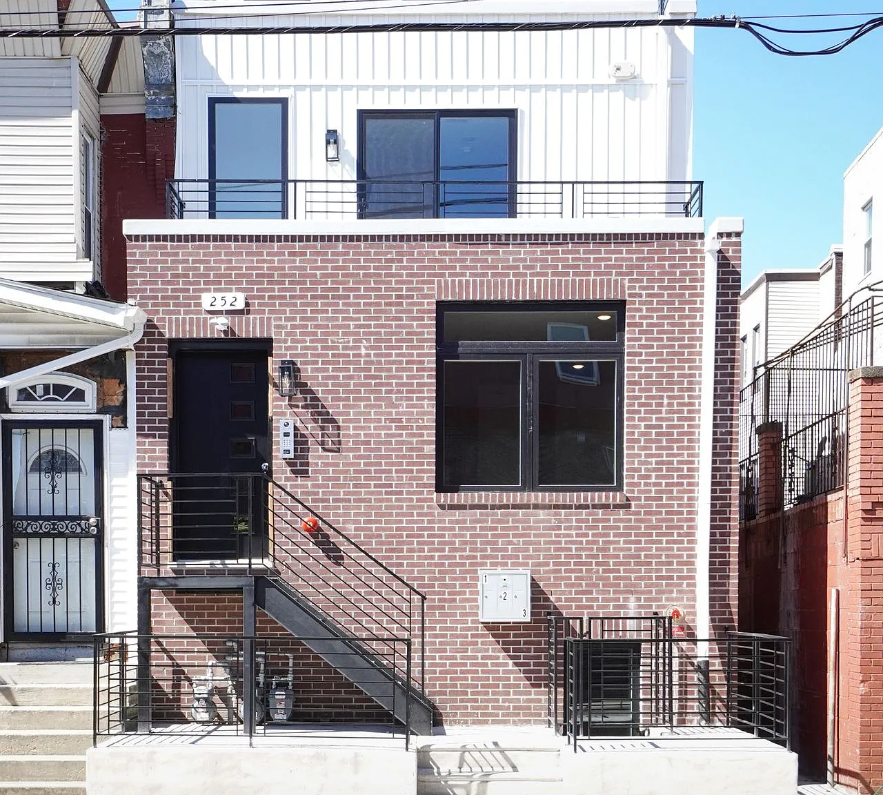 252 N 61ST — Photo 2