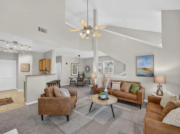 5350 Dunlay Dr Unit 913, Sacramento, CA 95835