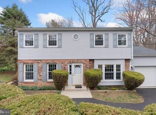 909 Ronnie Cir, Philadelphia, PA 19128