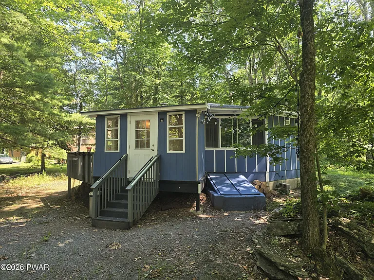127 Longridge Dr — Photo 1