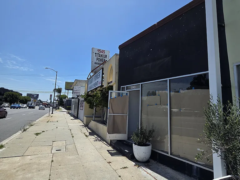 1543 S La Cienega Blvd — Photo 4