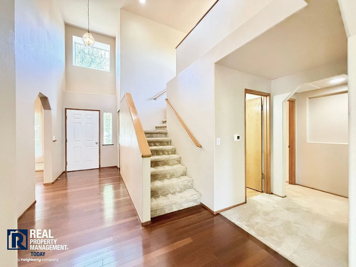 NE Tacoma Home with Main-Floor Primary Suite, Loft & Private Deck! — Photo 2