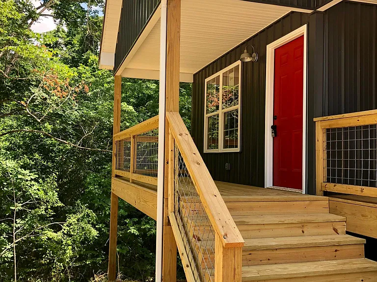 457 Shelby St — Photo 8