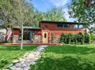 413 13th Ave NE, Minot, ND 58703