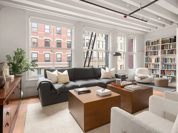 158 Franklin St Floor 3, New York, NY 10013