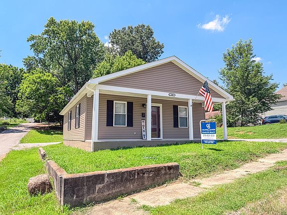3rd image of 200 Kentucky Ave