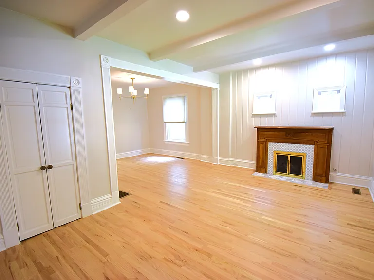 2105 S Fillmore St — Photo 46