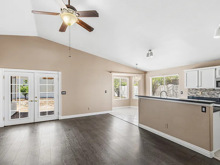 11820 S 45th St — Photo 43