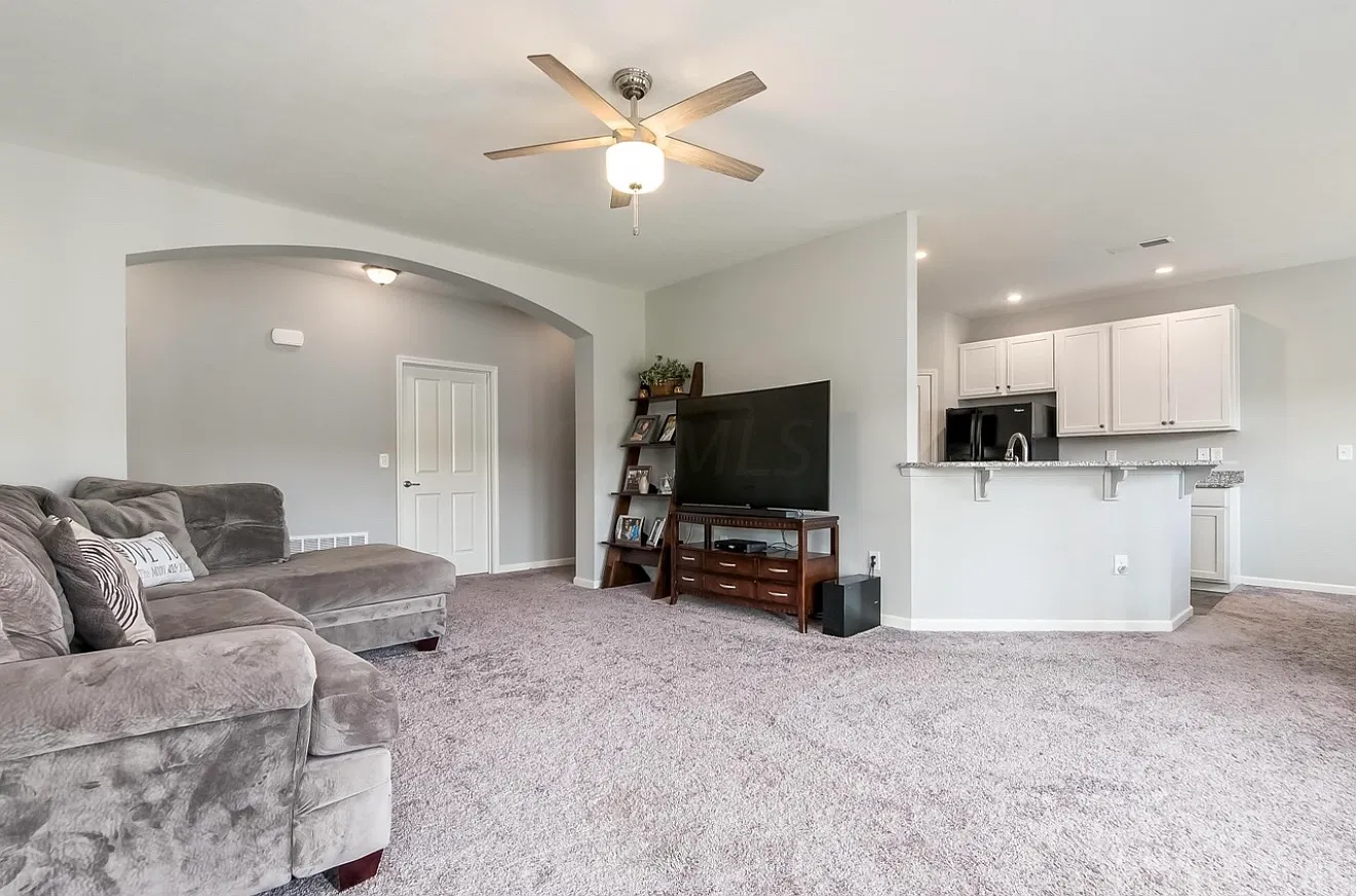 3 bed, 1638 sqft, $2,000 — Photo 3