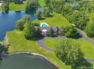 7 Three Lakes Rd, Barrington, IL 60010