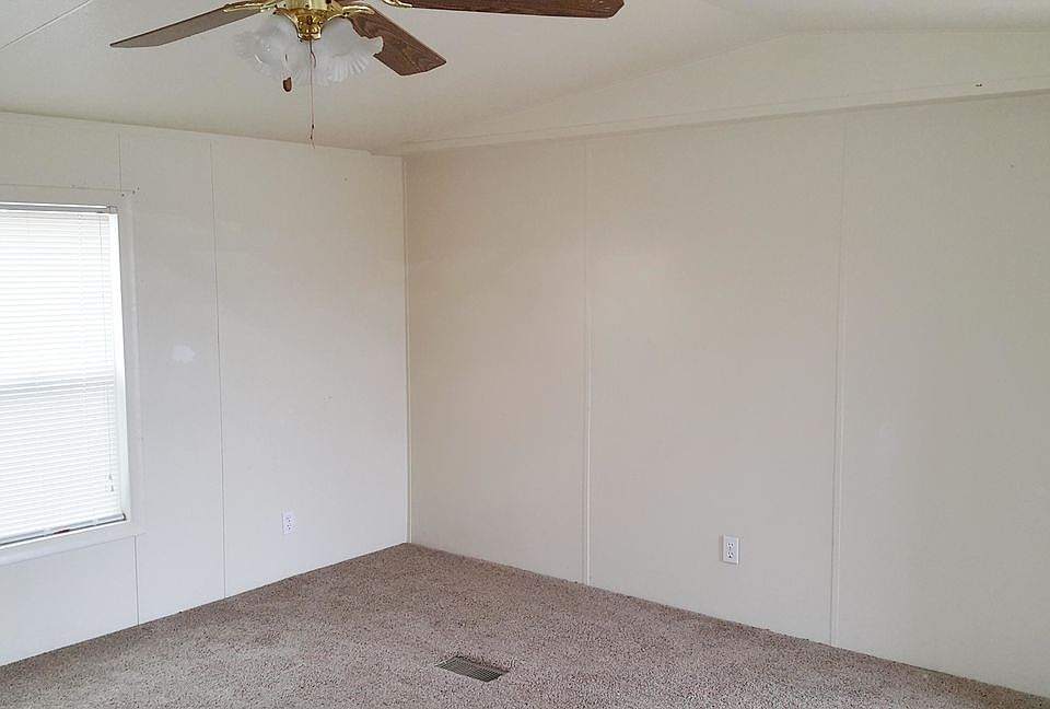 2nd image of 1105 Aspen Ave