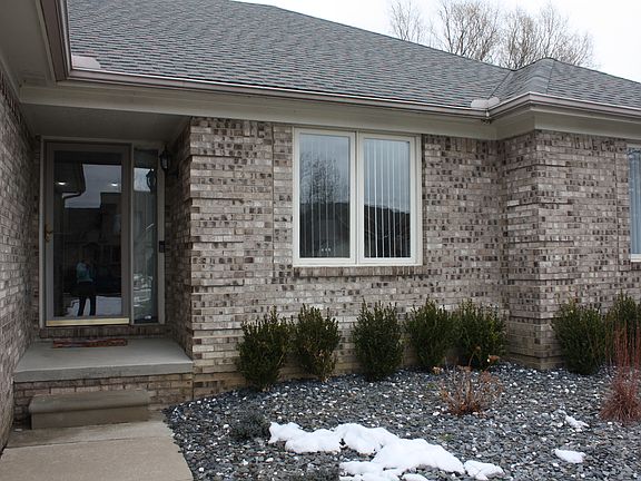2nd image of 32799 Greenwood Dr
