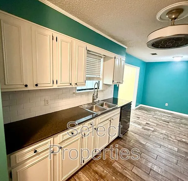 1116 W Nettleton Ave — Photo 7