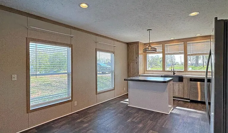 1501 Thompsonville Ln — Photo 7