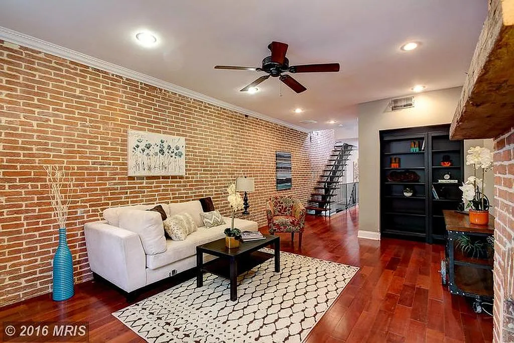 Recessed lights AND ceiling fan! - 222 S Ann St
