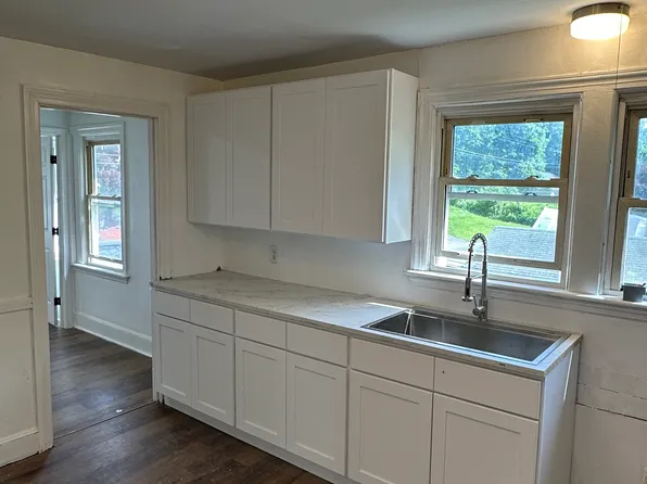 417 N Walnut St #2, Waterbury, CT 06704