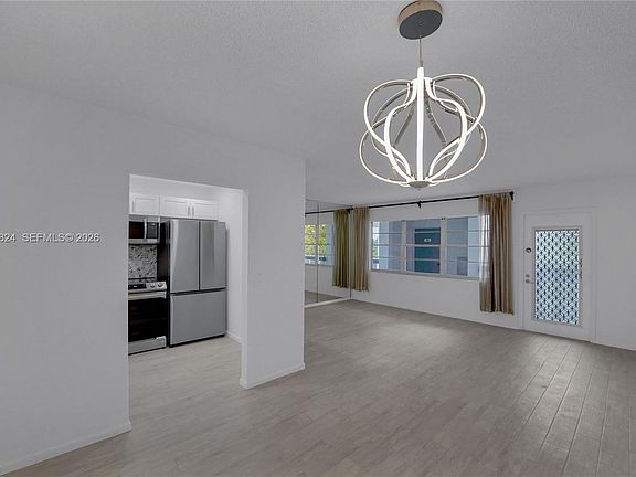 3rd image of 4035 Durham Cir #B