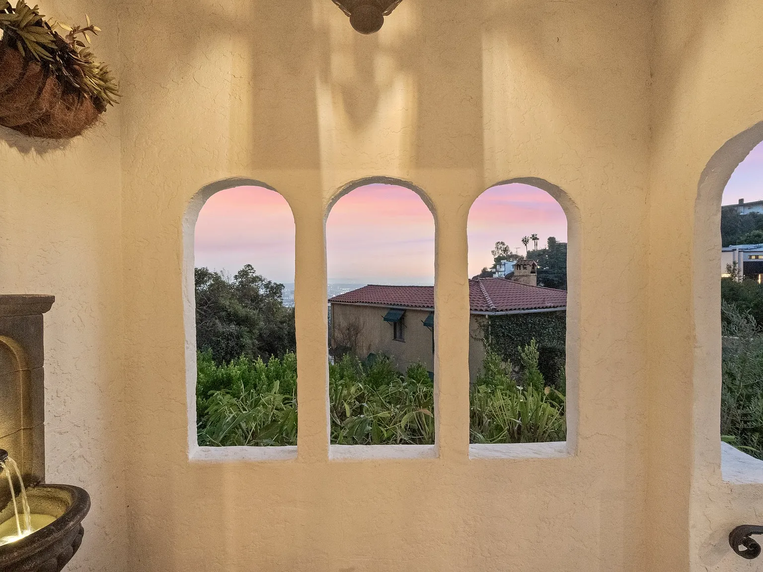 4 bed, 2261 sqft, $27,500 — Photo 4
