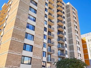 4 Monroe St APT 210, Rockville, MD 20850