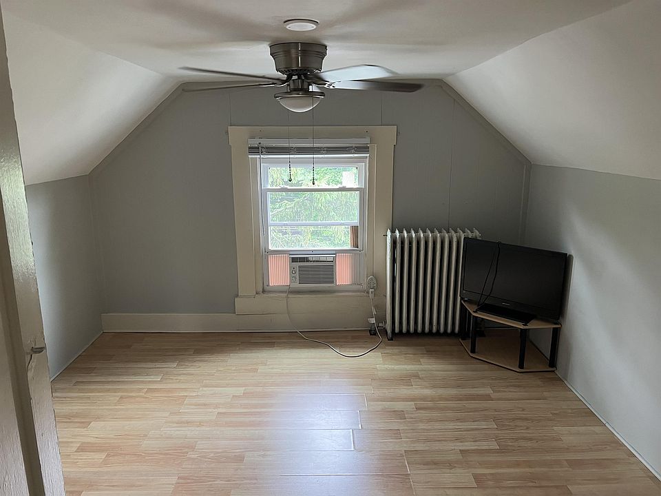 1st image of 1015 Baxter Ave APT 3
