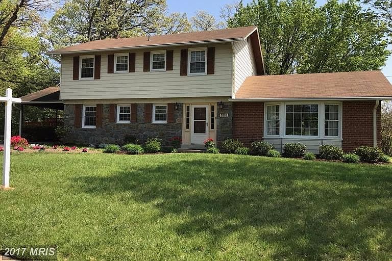 1st image of 4005 Moss Dr