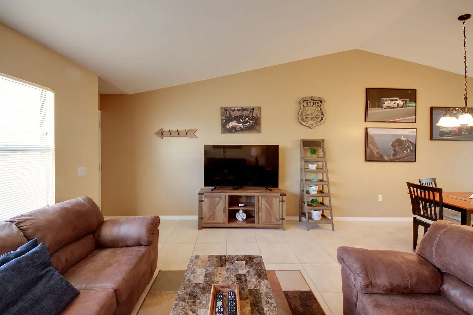 2 bed, 2.0 bath, 1184 sqft, $3,478 — Photo 4