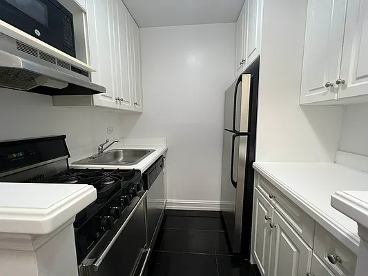 Rented by Corcoran | media 14