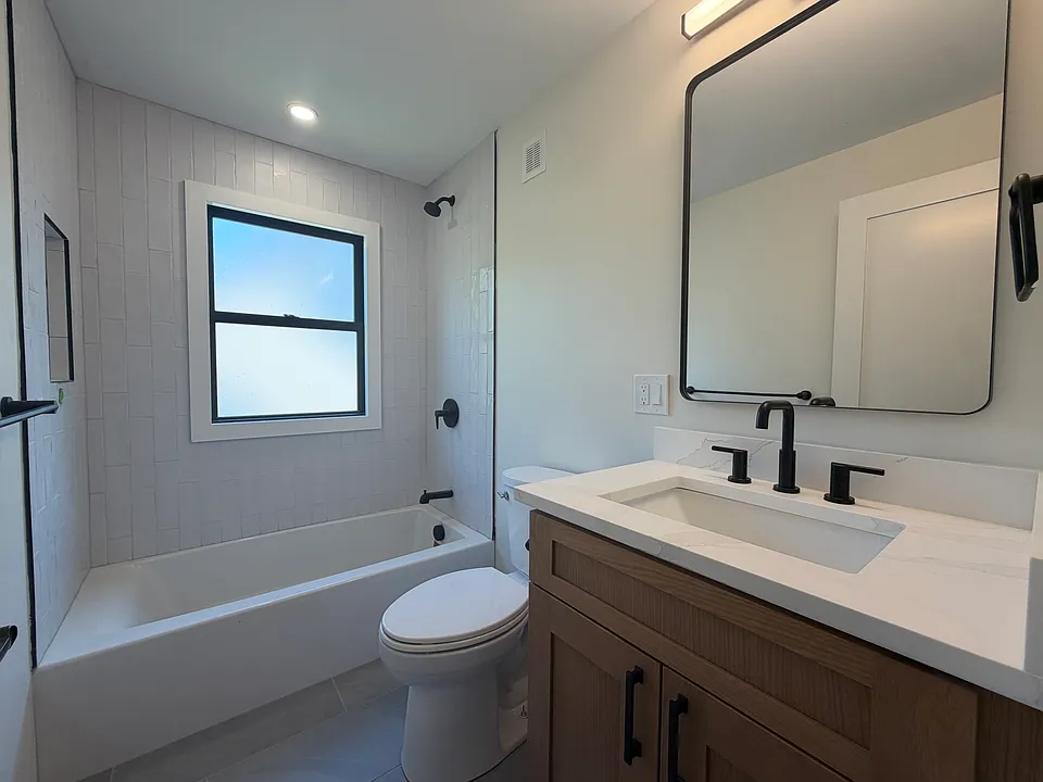 96 Miller Ave #4