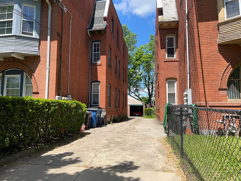 635 Elm St #2 — Photo 30