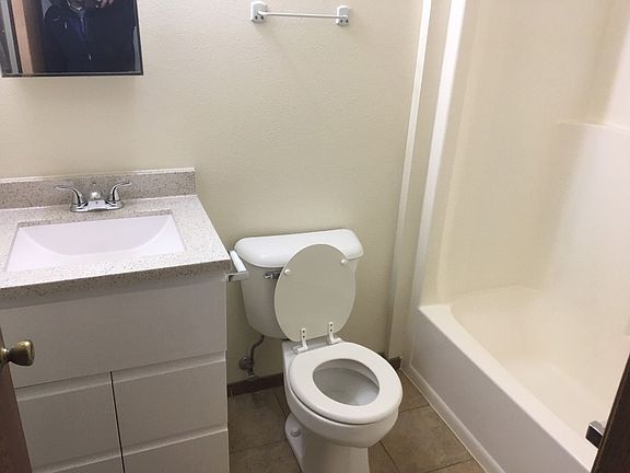 4th image of 3118 Pomona Dr APT 1