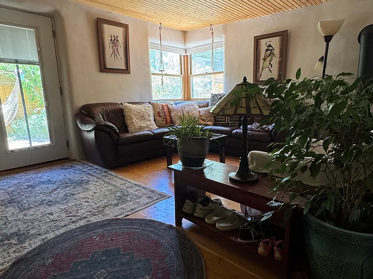 324 Montoya St — Photo 4