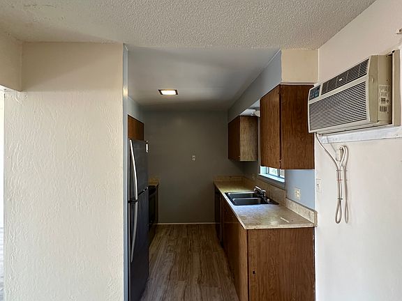 4th image of 310 S Auburn St APT 10