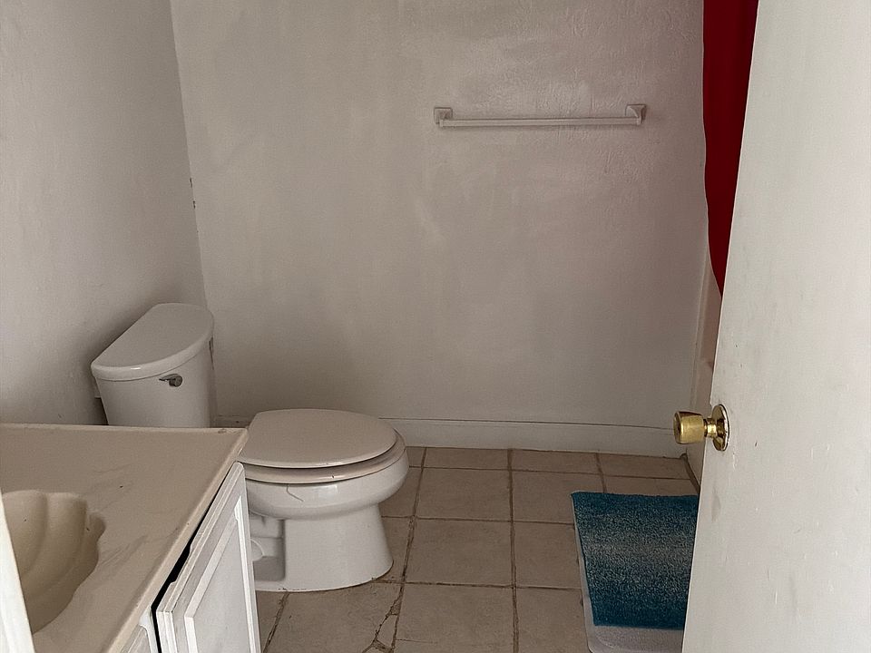 1st image of 142 Sunrise Ave #1