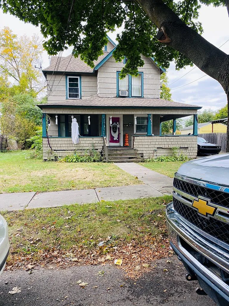 257 Lormore St photo 1