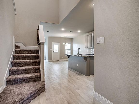 5th image of 5920 Horsetail Dr