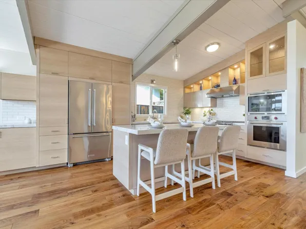 725 Ashbourne Dr, Sunnyvale, CA 94087