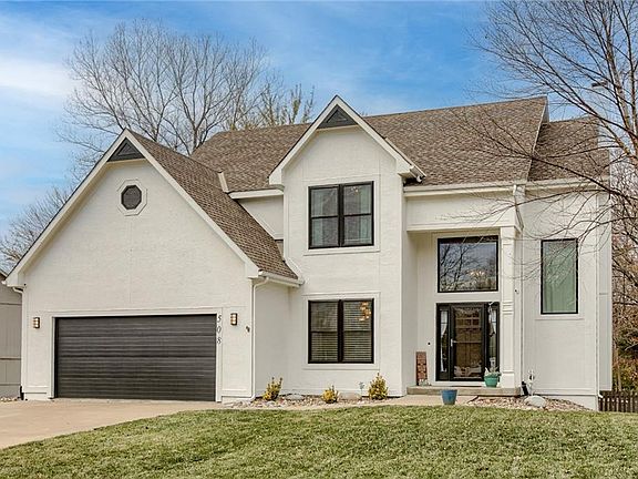 2nd image of 508 NE Agate Dr