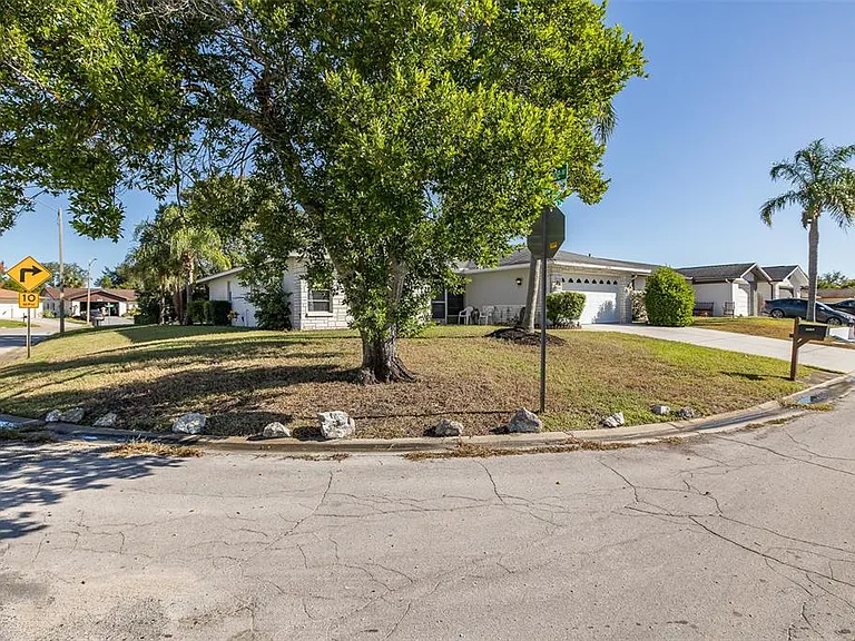 8015 San Fernando Dr — Photo 25