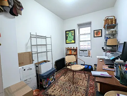 Office, photo 1