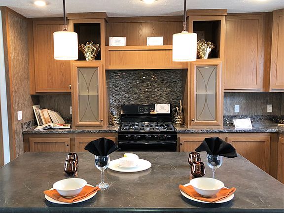 5th image of 25886 Bristol Dr