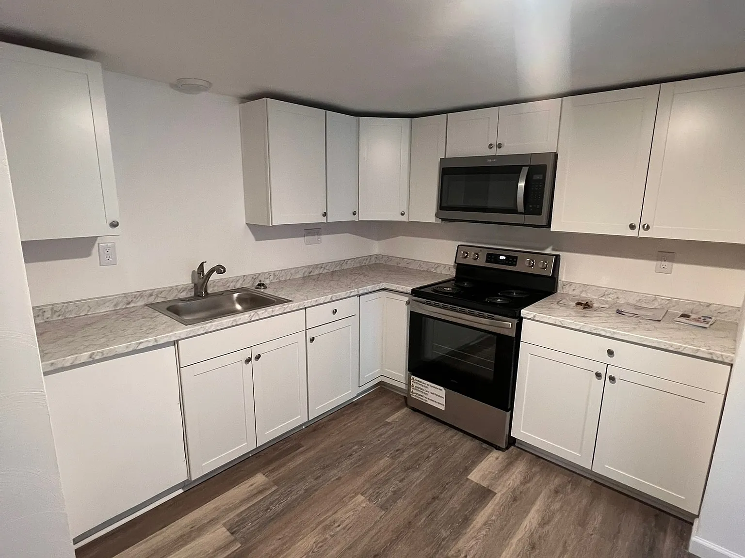 2 bed, $1,300 — Photo 4