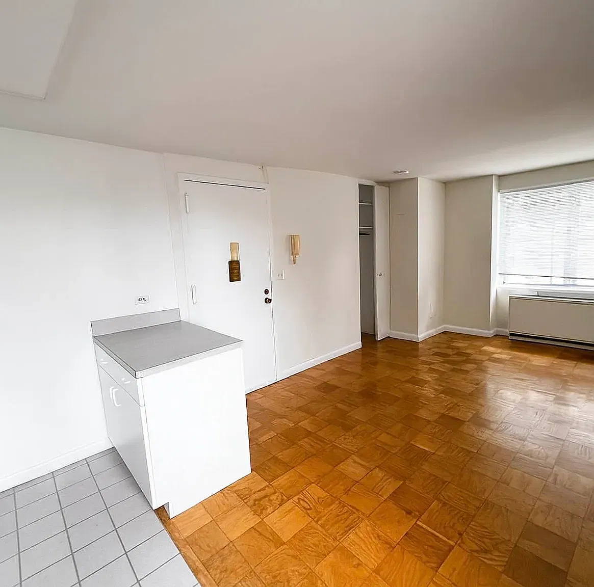 1470 1st Avenue — Photo 1