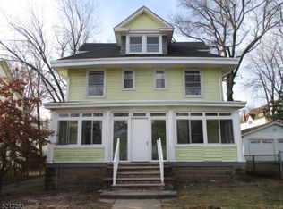 33 Grant Ave, East Orange, NJ 07017