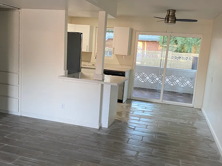 929 E Tuckey Ln #2 — Photo 16