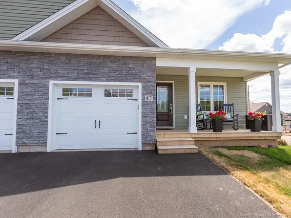 42 Auberry St, Moncton, NB E1G 5V2