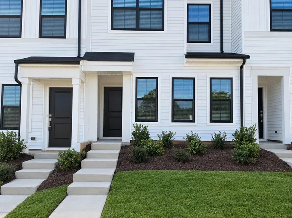 6550 Harlech St, Charlotte, NC 28269