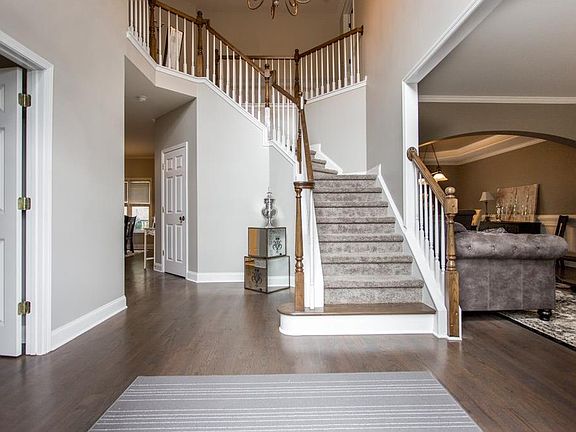 4th image of 4060 Northridge Dr