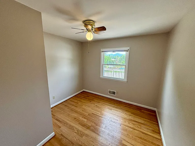 151 Return Rd — Photo 10